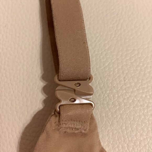 Victoria's Secret 38D Body by Victoria lined perfect coverage w/underwire AS IS - Picture 7 of 8